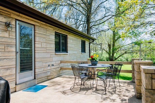 700 Lake Dr, Gallatin, TN 37066