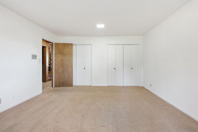 700 Lake Dr, Gallatin, TN 37066