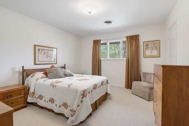 700 Lake Dr, Gallatin, TN 37066
