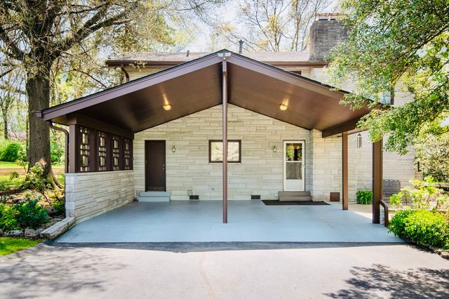 700 Lake Dr, Gallatin, TN 37066