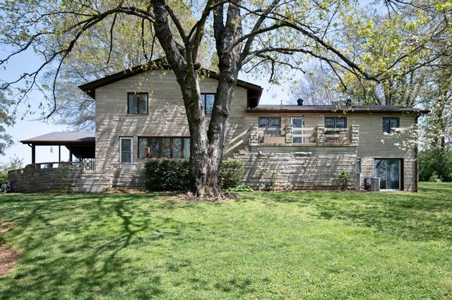 700 Lake Dr, Gallatin, TN 37066