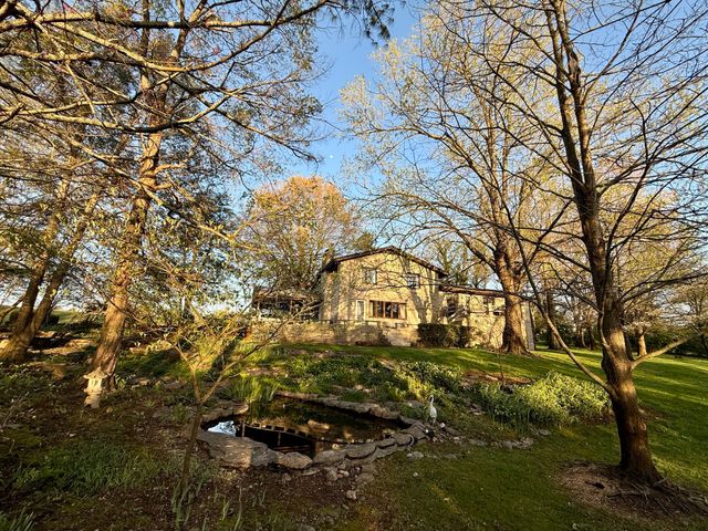 700 Lake Dr, Gallatin, TN 37066