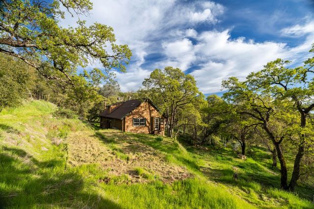 16100 Barbara Ct, Grass Valley, CA 95949