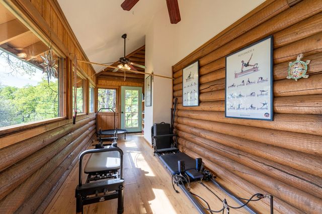 16100 Barbara Ct, Grass Valley, CA 95949