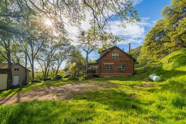 16100 Barbara Ct, Grass Valley, CA 95949