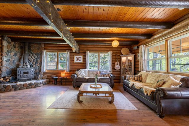 16100 Barbara Ct, Grass Valley, CA 95949