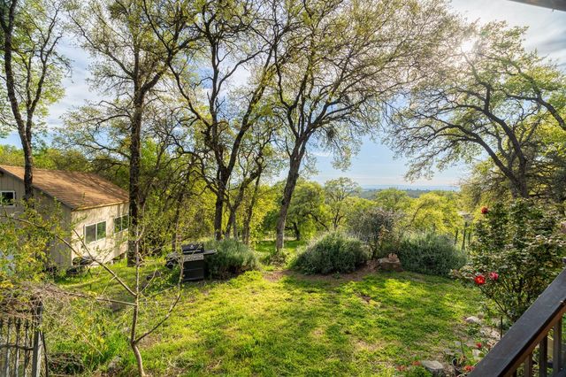 16100 Barbara Ct, Grass Valley, CA 95949