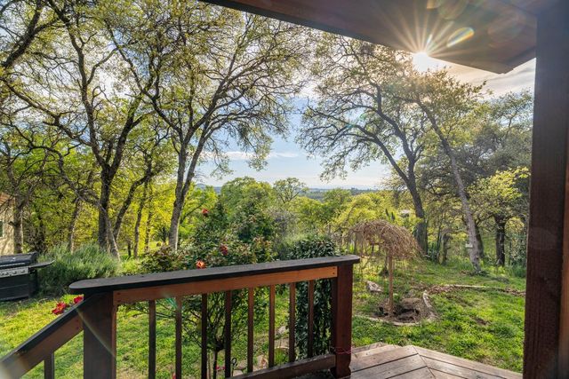 16100 Barbara Ct, Grass Valley, CA 95949