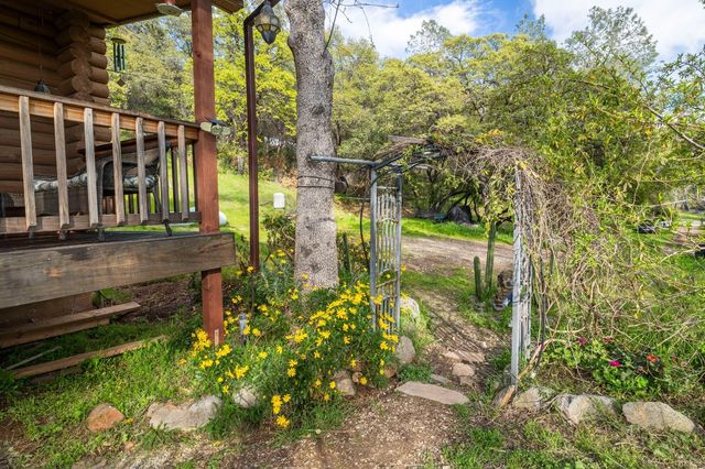 16100 Barbara Ct, Grass Valley, CA 95949