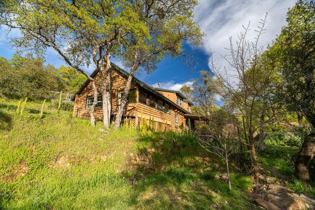 16100 Barbara Ct, Grass Valley, CA 95949