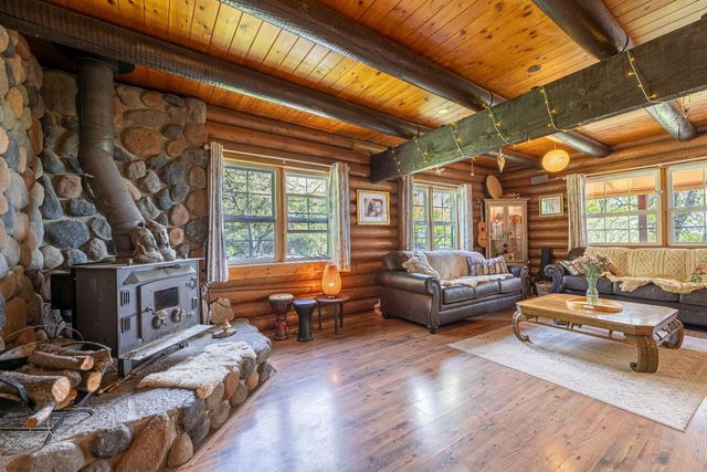 16100 Barbara Ct, Grass Valley, CA 95949