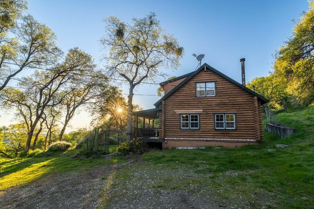 16100 Barbara Ct, Grass Valley, CA 95949