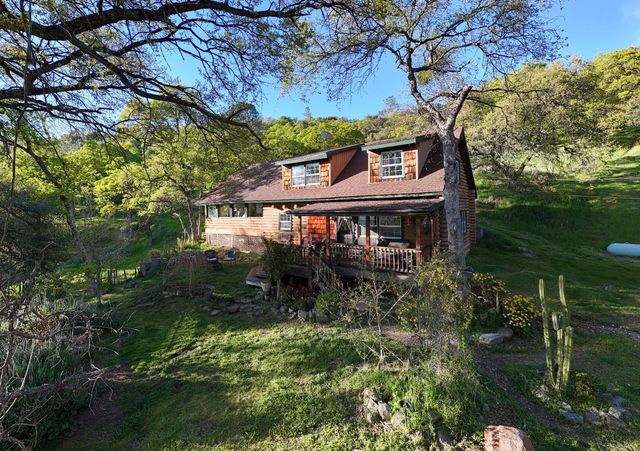 16100 Barbara Ct, Grass Valley, CA 95949