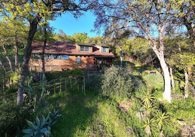 16100 Barbara Ct, Grass Valley, CA 95949