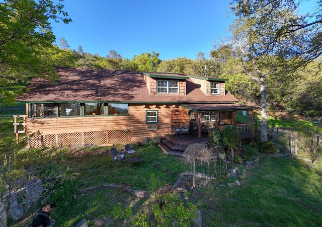 16100 Barbara Ct, Grass Valley, CA 95949