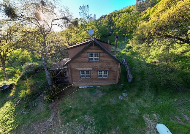 16100 Barbara Ct, Grass Valley, CA 95949