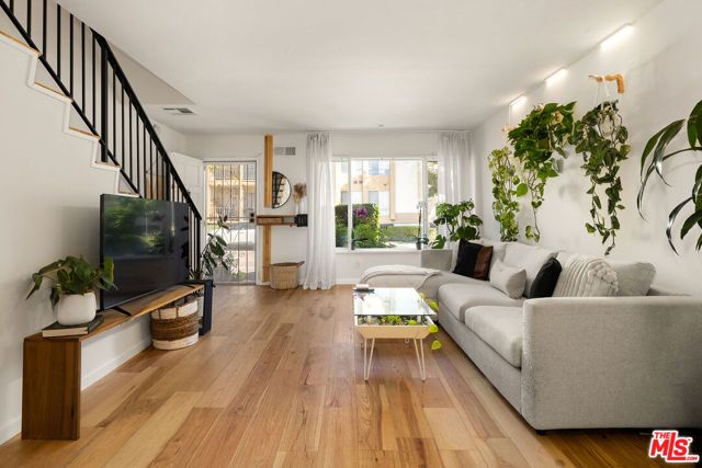 4558 Willis Avenue 123, Los Angeles, CA 91403
