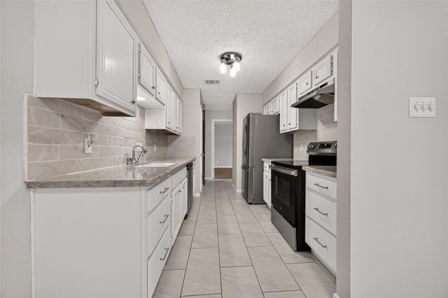 11643 Twinridge Lane, Houston, TX 77099