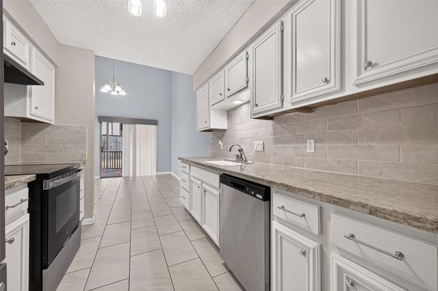 11643 Twinridge Lane, Houston, TX 77099