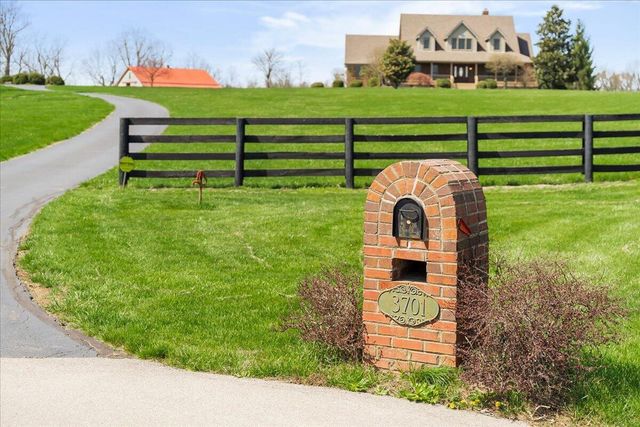 3701 Hidden Lake Lane, Lexington, KY 40516