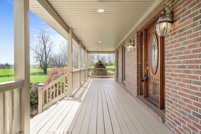 3701 Hidden Lake Lane, Lexington, KY 40516