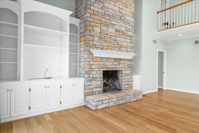 3701 Hidden Lake Lane, Lexington, KY 40516