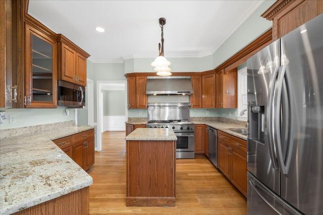 3701 Hidden Lake Lane, Lexington, KY 40516