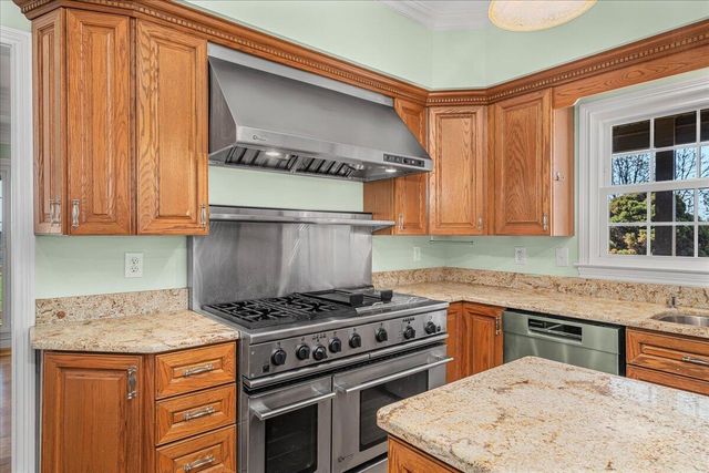 3701 Hidden Lake Lane, Lexington, KY 40516