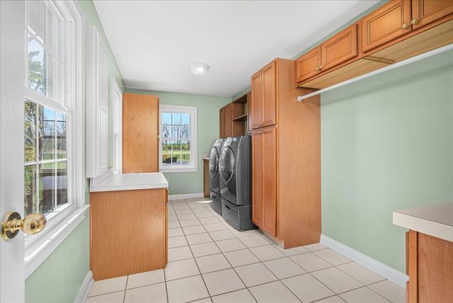 3701 Hidden Lake Lane, Lexington, KY 40516