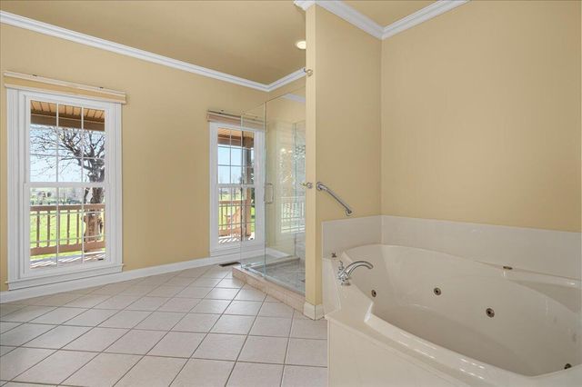 3701 Hidden Lake Lane, Lexington, KY 40516