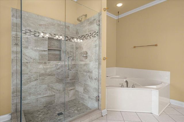 3701 Hidden Lake Lane, Lexington, KY 40516