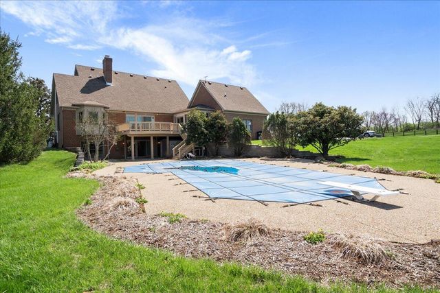 3701 Hidden Lake Lane, Lexington, KY 40516