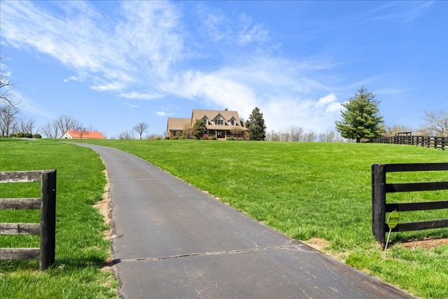 3701 Hidden Lake Lane, Lexington, KY 40516