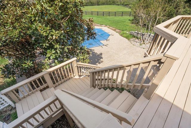 3701 Hidden Lake Lane, Lexington, KY 40516