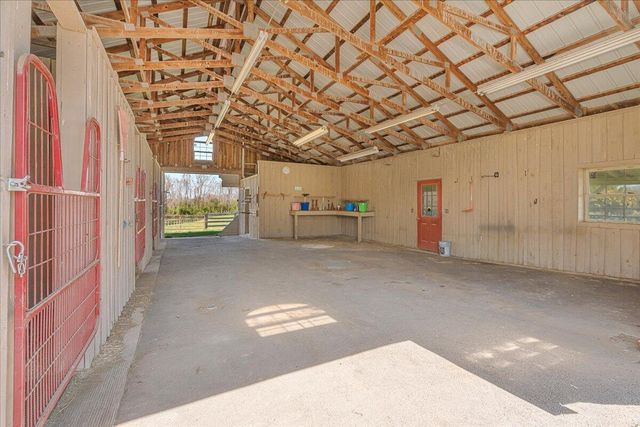 3701 Hidden Lake Lane, Lexington, KY 40516