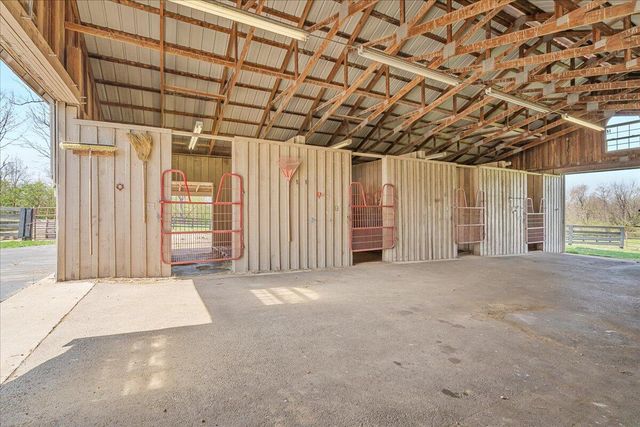 3701 Hidden Lake Lane, Lexington, KY 40516