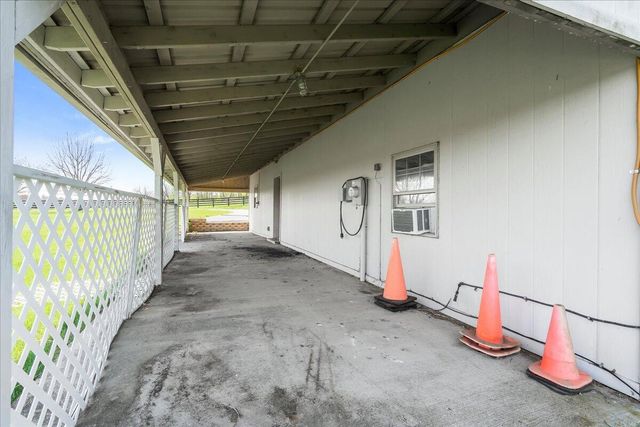 3701 Hidden Lake Lane, Lexington, KY 40516