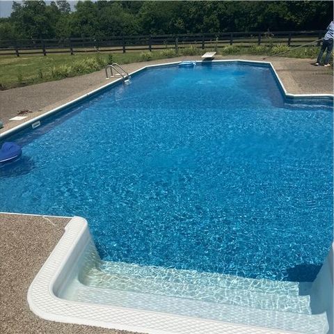 3701 Hidden Lake Lane, Lexington, KY 40516