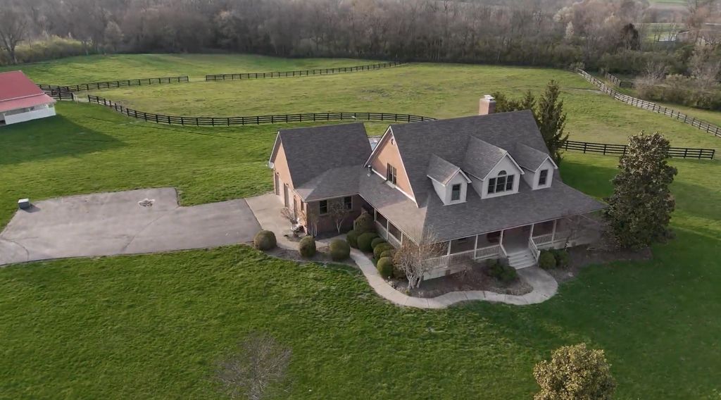 3701 Hidden Lake Lane, Lexington, KY 40516