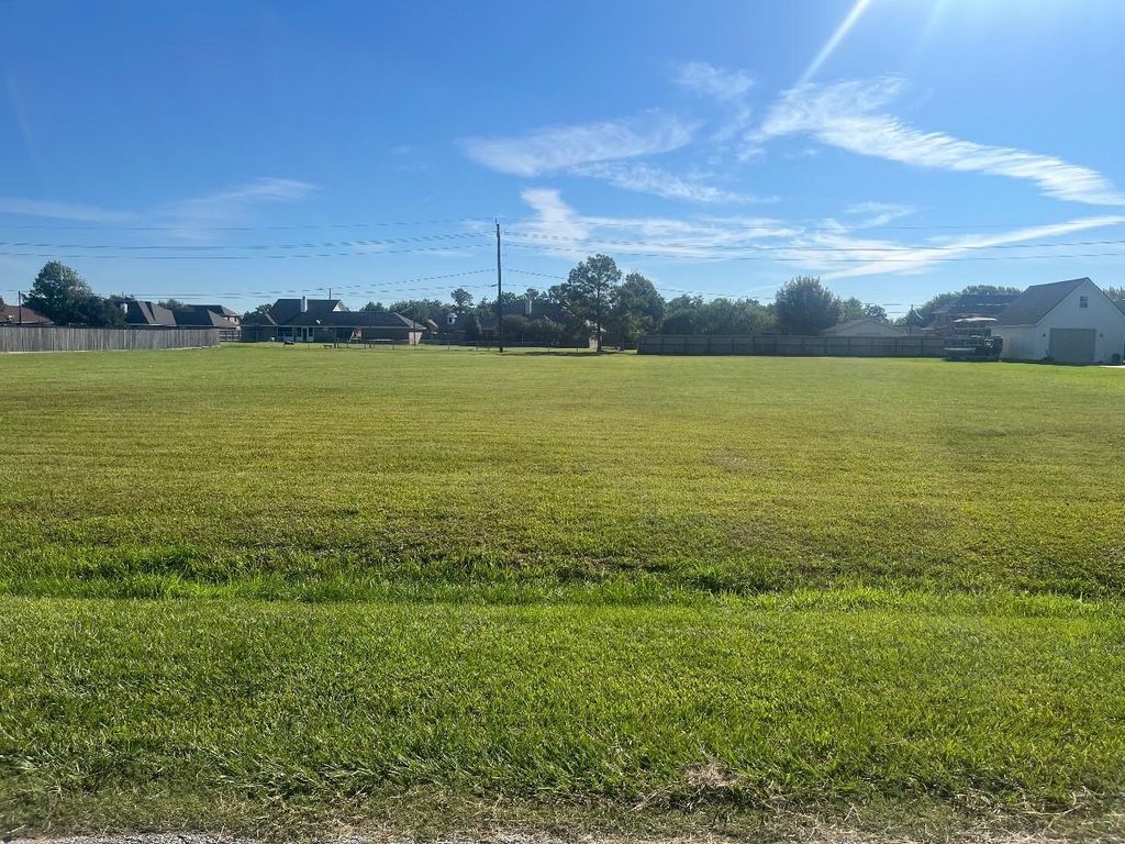 11 Tremont Street, Cove, TX 77520