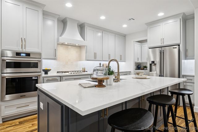 9708 E 132nd Street S, Bixby, OK 74008