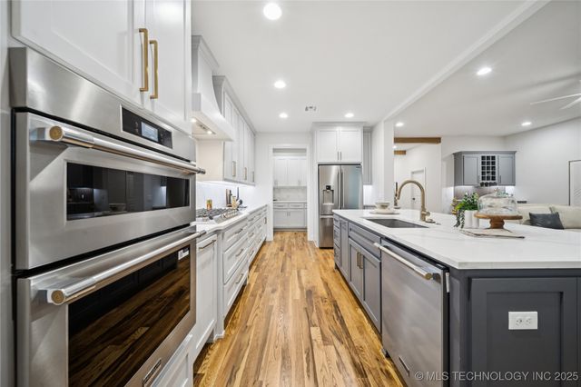 9708 E 132nd Street S, Bixby, OK 74008