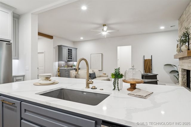 9708 E 132nd Street S, Bixby, OK 74008