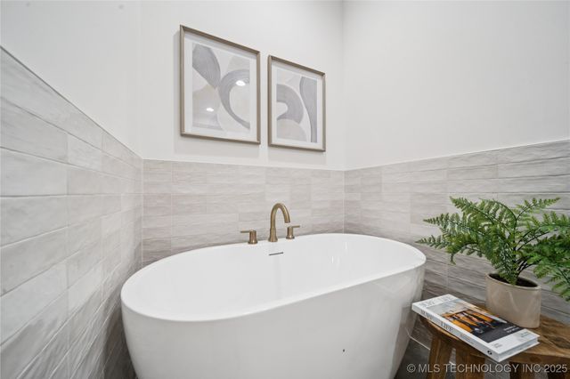 9708 E 132nd Street S, Bixby, OK 74008