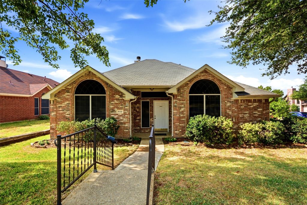 7117 Charleston Drive, Rowlett, TX 75089