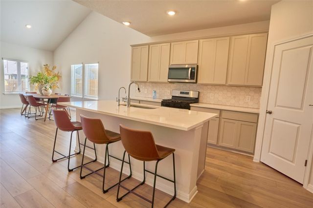 206 Pico ST, Hutto, TX 78634