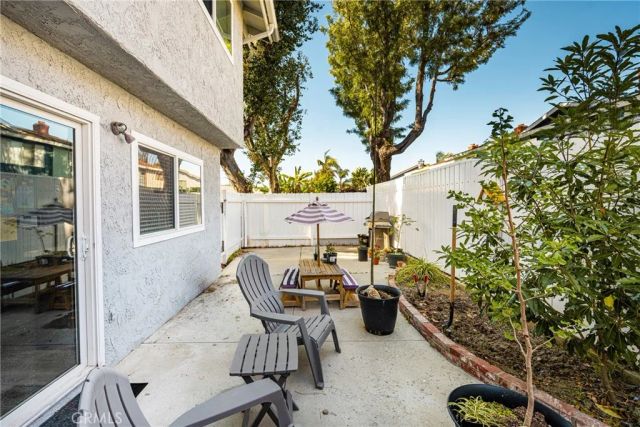 19752 Bromley Lane 9, Huntington Beach, CA 92646