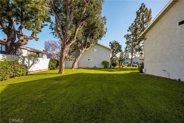 19752 Bromley Lane 9, Huntington Beach, CA 92646