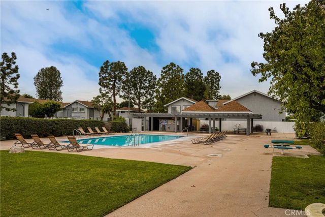 19752 Bromley Lane 9, Huntington Beach, CA 92646
