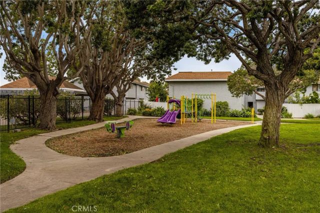 19752 Bromley Lane 9, Huntington Beach, CA 92646